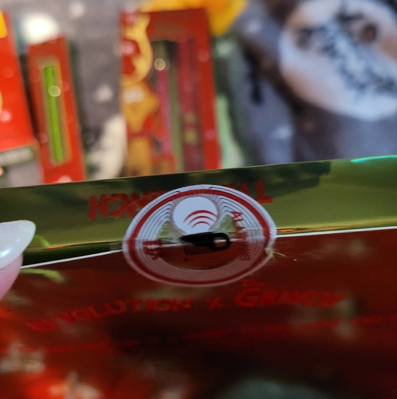 Revolution X The Grinch, set of 5 NIB products - Picture 5 of 7